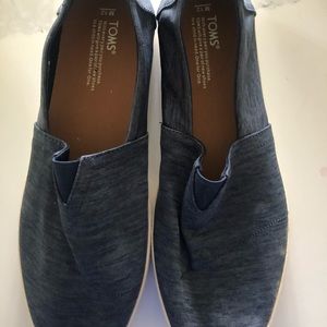 Toms size 12 brand new